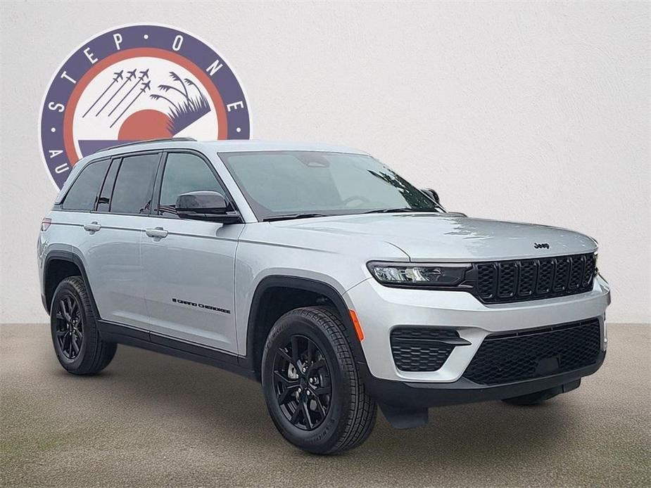 new 2024 Jeep Grand Cherokee car, priced at $39,745