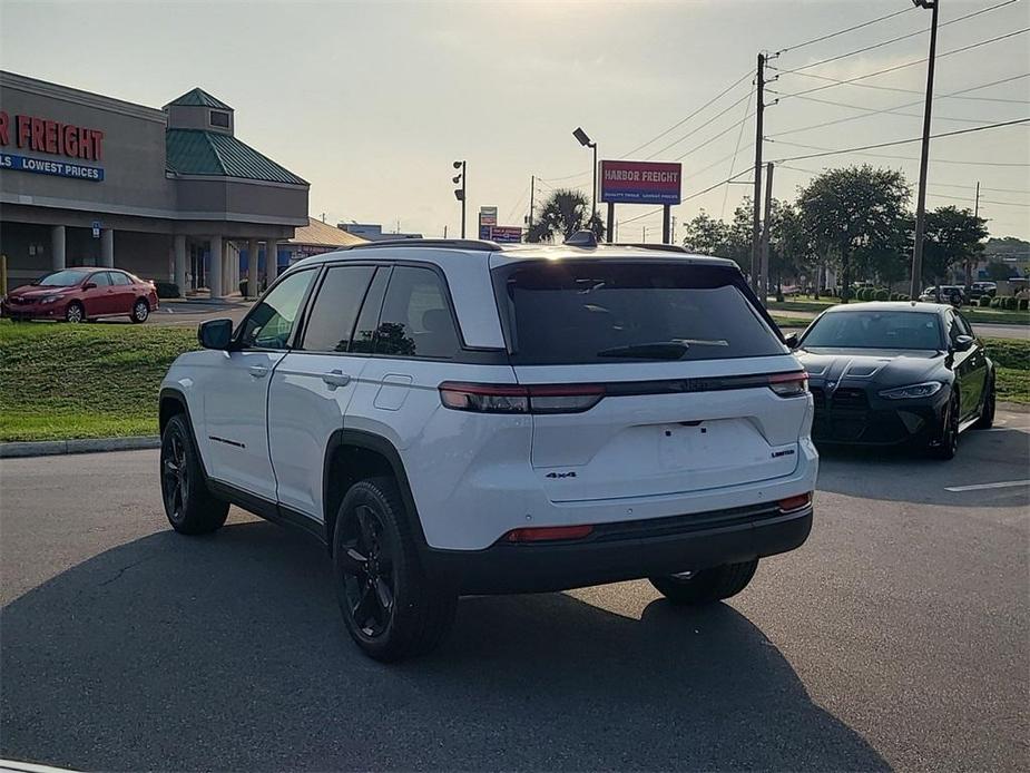 new 2024 Jeep Grand Cherokee car, priced at $43,995