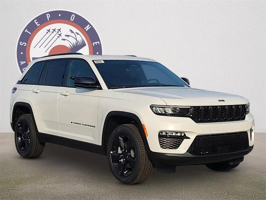 new 2024 Jeep Grand Cherokee car, priced at $43,995