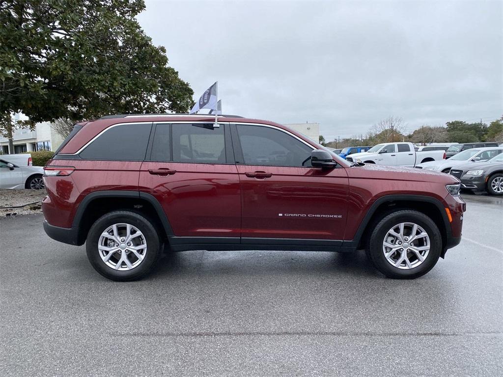 used 2022 Jeep Grand Cherokee car, priced at $35,649