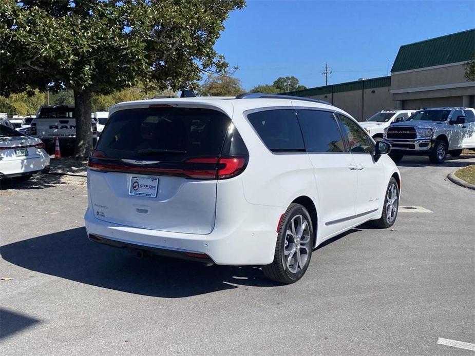 new 2025 Chrysler Pacifica car, priced at $54,625