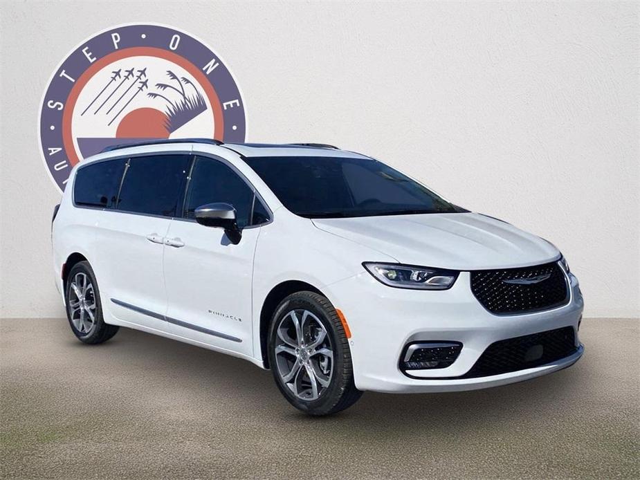 new 2025 Chrysler Pacifica car, priced at $54,625