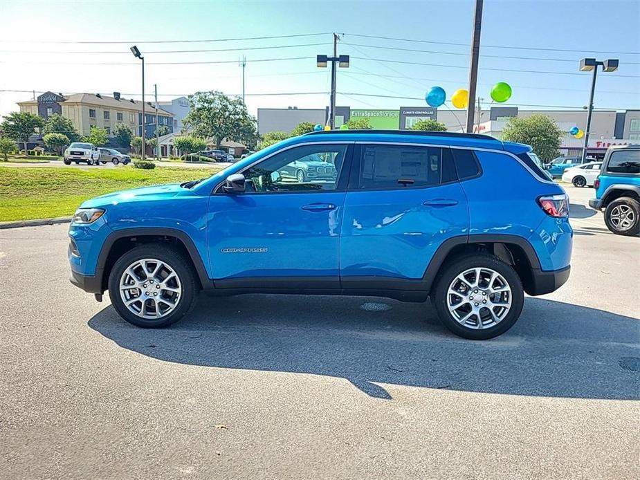 new 2024 Jeep Compass car, priced at $27,995