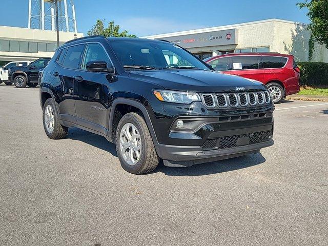 new 2024 Jeep Compass car, priced at $22,995