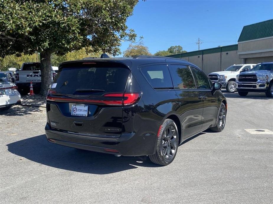 new 2025 Chrysler Pacifica car, priced at $50,045