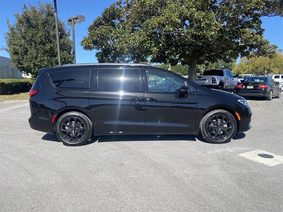 new 2025 Chrysler Pacifica car, priced at $50,045