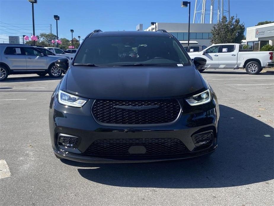 new 2025 Chrysler Pacifica car, priced at $50,045