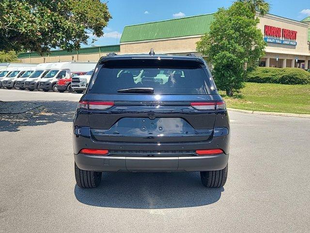 new 2024 Jeep Grand Cherokee car, priced at $45,921