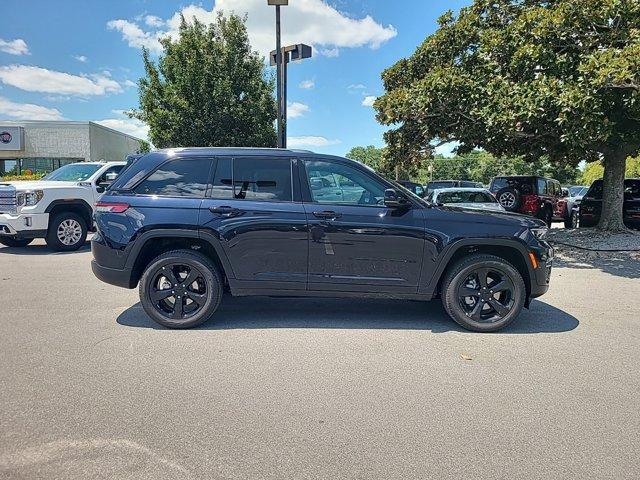 new 2024 Jeep Grand Cherokee car, priced at $45,921