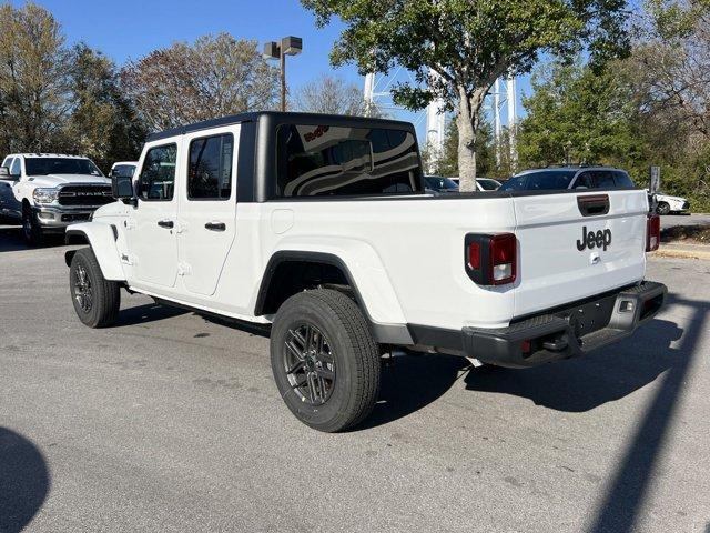 new 2024 Jeep Gladiator car, priced at $44,150