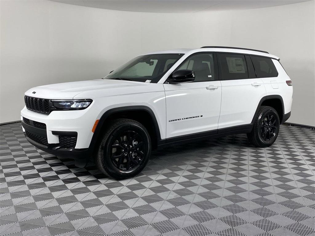 new 2025 Jeep Grand Cherokee L car, priced at $41,995