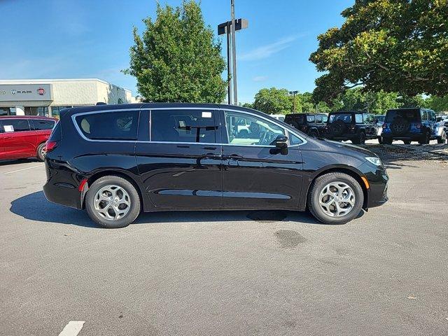 new 2024 Chrysler Pacifica car, priced at $52,025