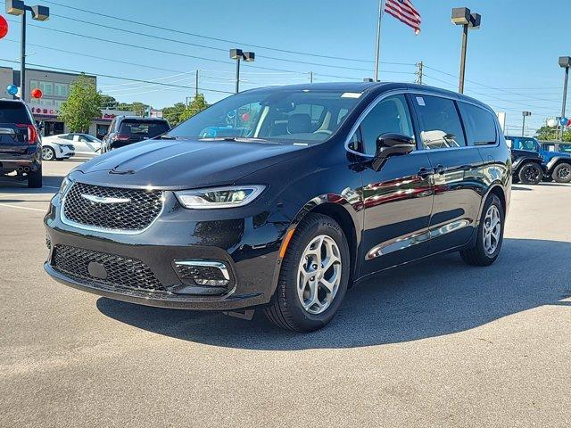 new 2024 Chrysler Pacifica car, priced at $52,025