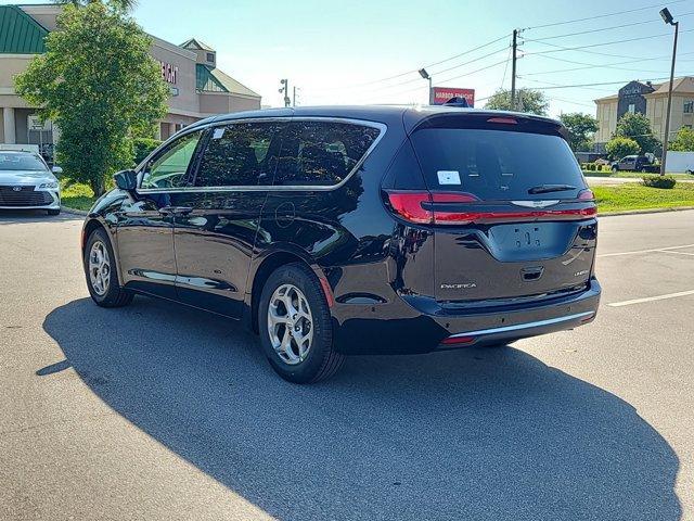 new 2024 Chrysler Pacifica car, priced at $52,025