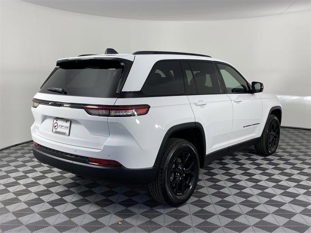 new 2025 Jeep Grand Cherokee car, priced at $39,495