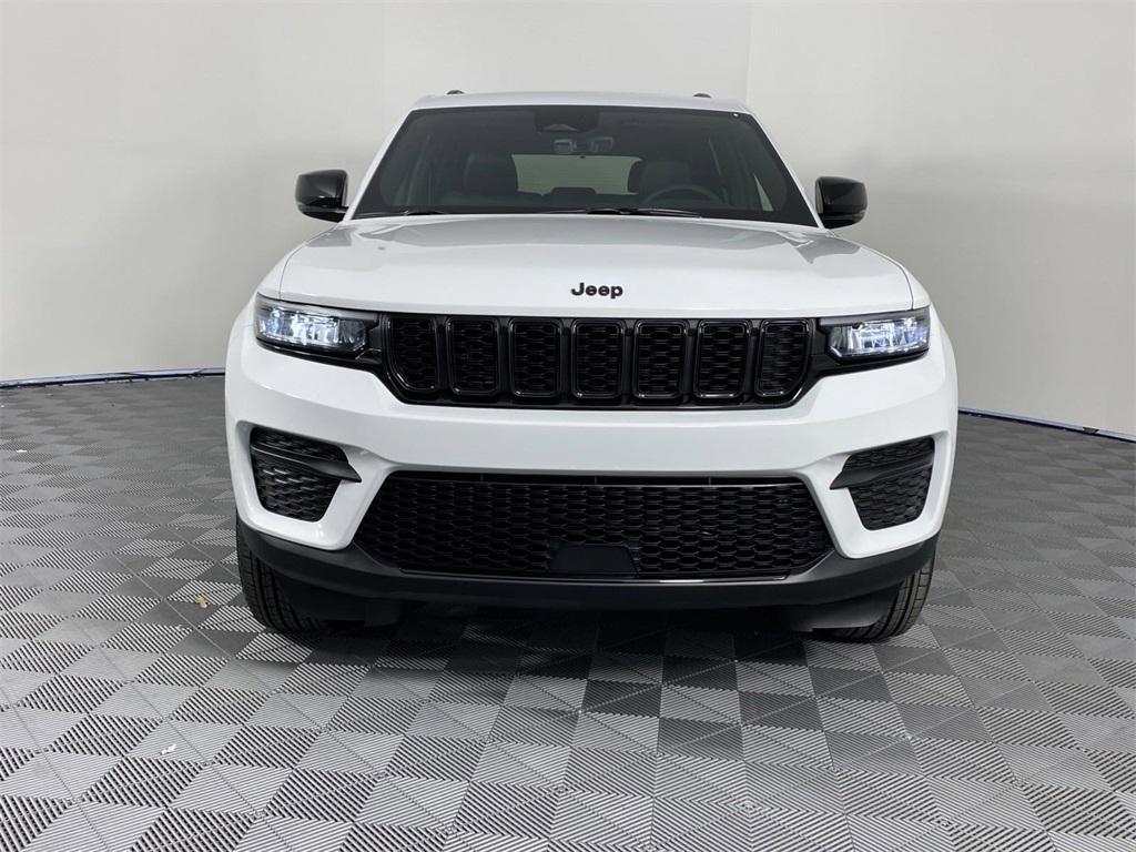 new 2025 Jeep Grand Cherokee car, priced at $39,495