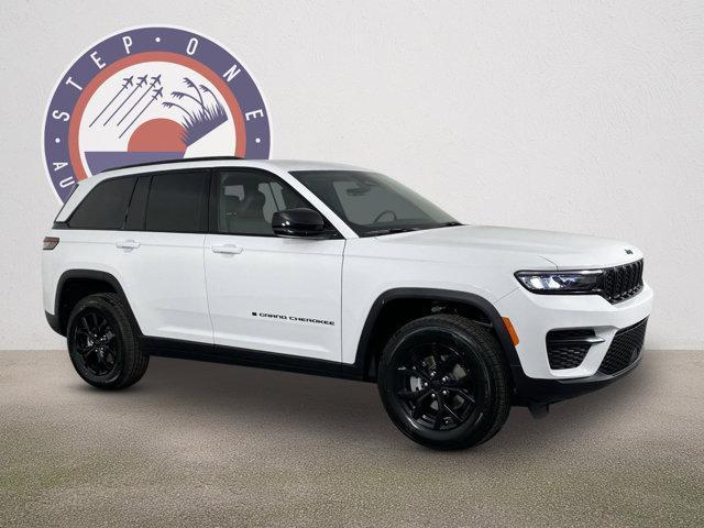 new 2025 Jeep Grand Cherokee car, priced at $40,556