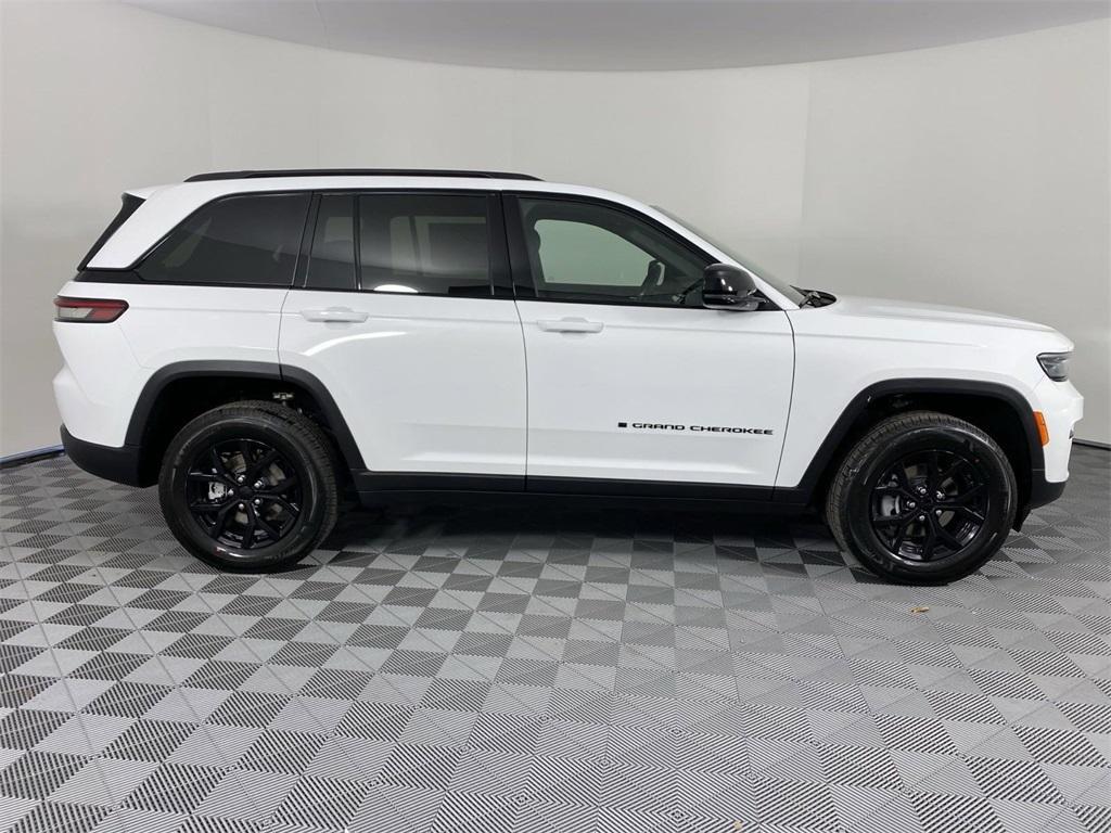 new 2025 Jeep Grand Cherokee car, priced at $39,495