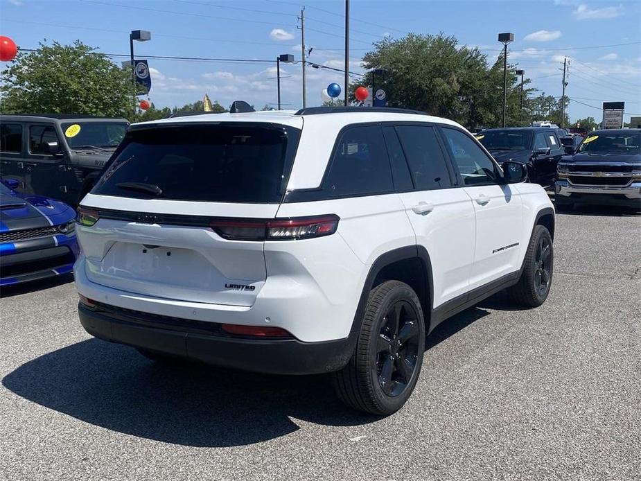 new 2024 Jeep Grand Cherokee car, priced at $38,995