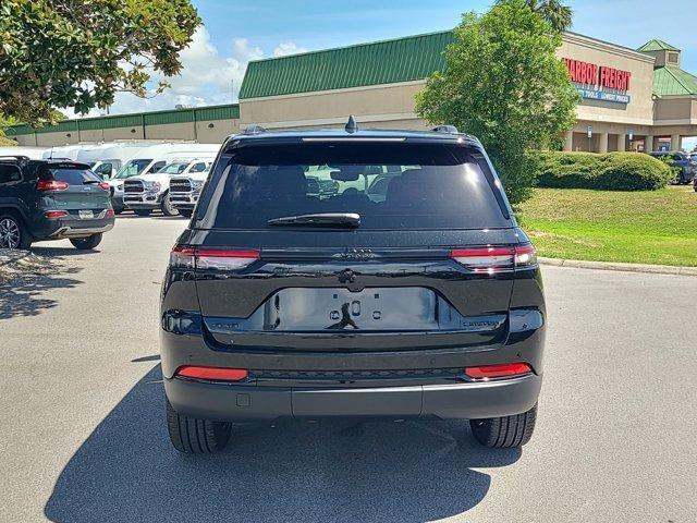 new 2024 Jeep Grand Cherokee car, priced at $45,901