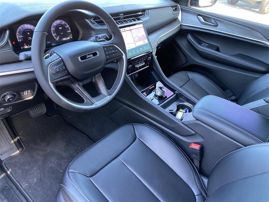 new 2025 Jeep Grand Cherokee car