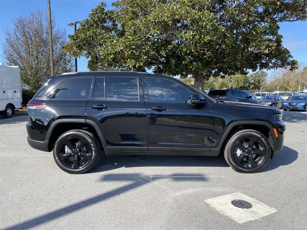 new 2025 Jeep Grand Cherokee car