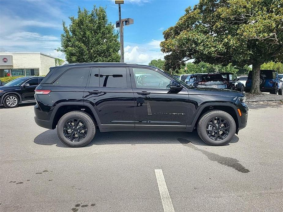 new 2024 Jeep Grand Cherokee car, priced at $41,745