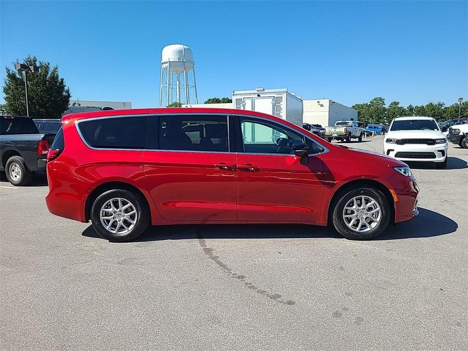 new 2024 Chrysler Pacifica car, priced at $40,458