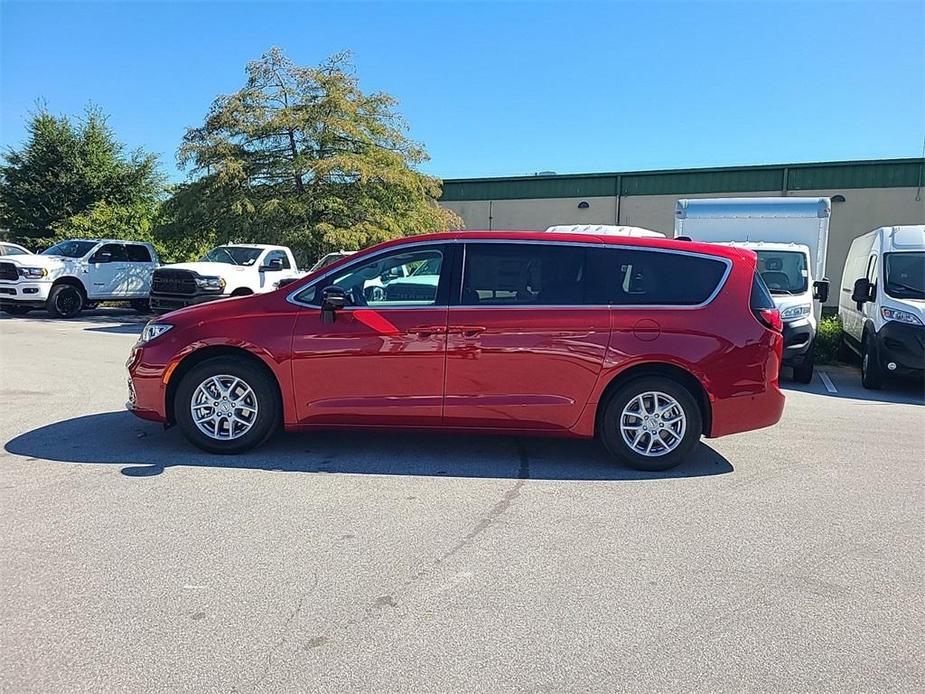 new 2024 Chrysler Pacifica car, priced at $40,458