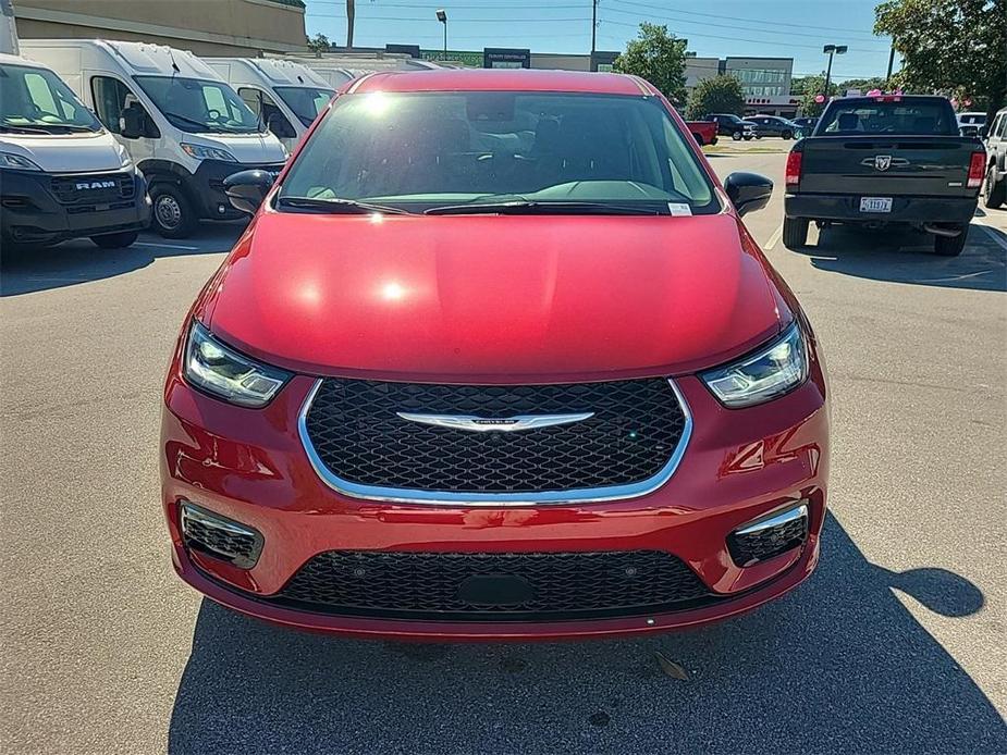 new 2024 Chrysler Pacifica car, priced at $40,458