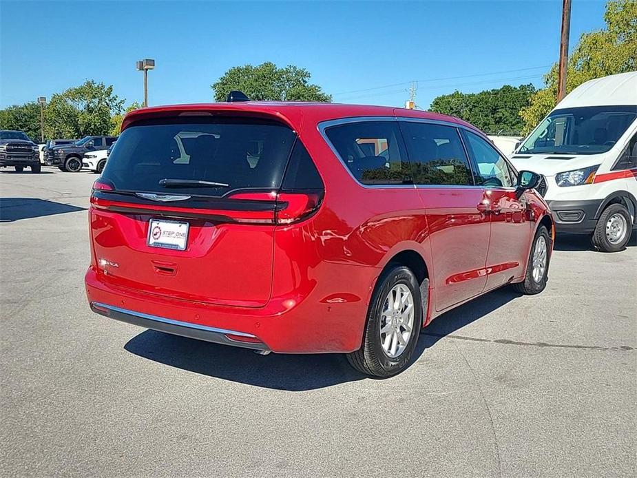 new 2024 Chrysler Pacifica car, priced at $40,458