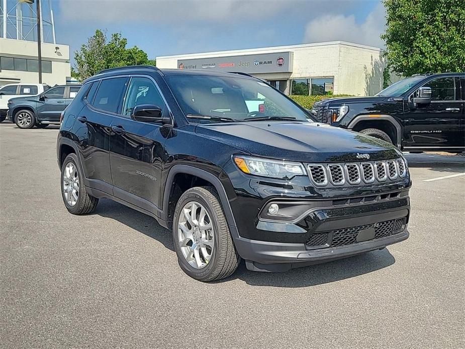 new 2024 Jeep Compass car, priced at $28,495