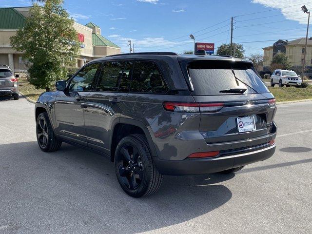 new 2025 Jeep Grand Cherokee car, priced at $45,995