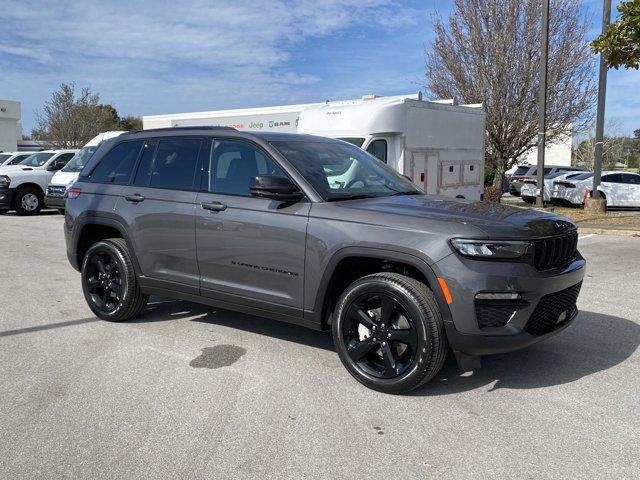 new 2025 Jeep Grand Cherokee car, priced at $45,995