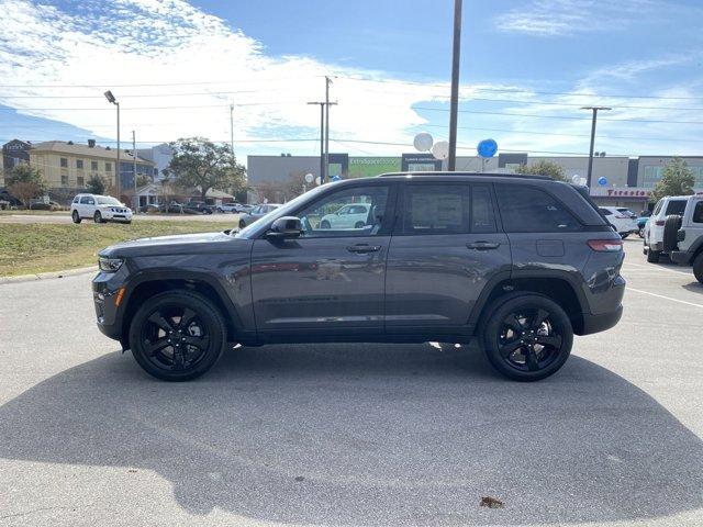 new 2025 Jeep Grand Cherokee car, priced at $45,995