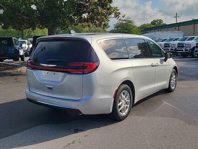 new 2024 Chrysler Pacifica car, priced at $42,911