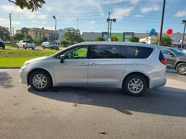 new 2024 Chrysler Pacifica car, priced at $42,911