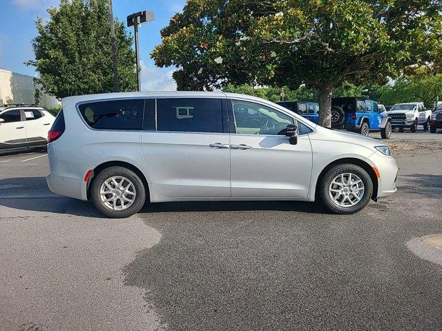 new 2024 Chrysler Pacifica car, priced at $42,911