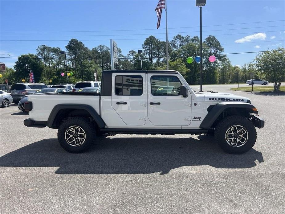 new 2024 Jeep Gladiator car