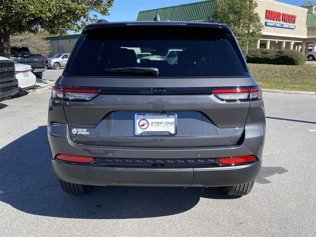 new 2025 Jeep Grand Cherokee car, priced at $40,639