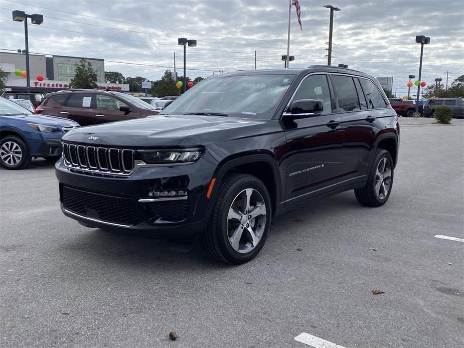 new 2024 Jeep Grand Cherokee car, priced at $47,935