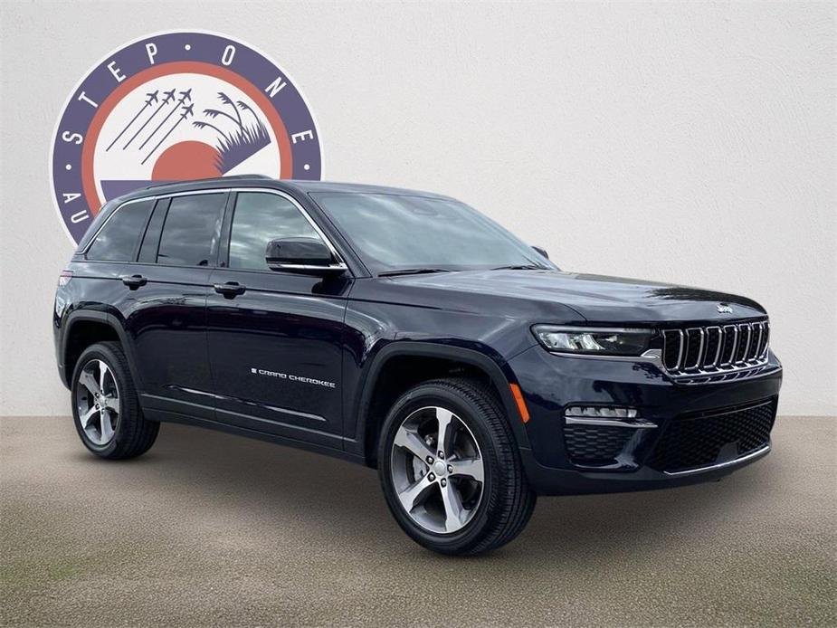 new 2024 Jeep Grand Cherokee car, priced at $47,935