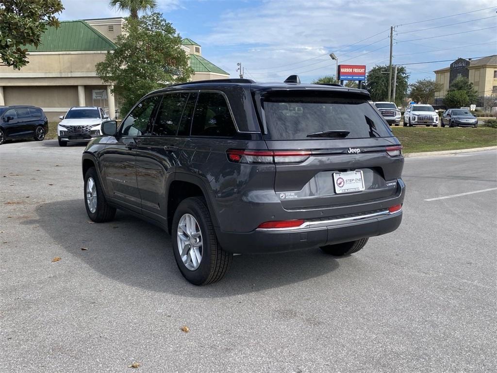 new 2024 Jeep Grand Cherokee car, priced at $35,245