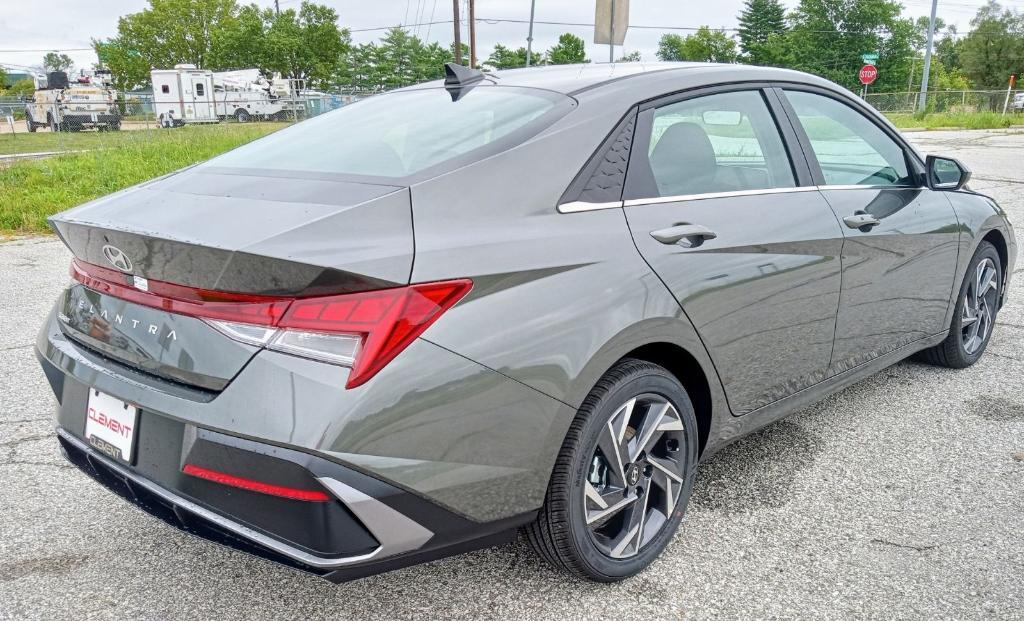 new 2024 Hyundai Elantra car, priced at $25,941