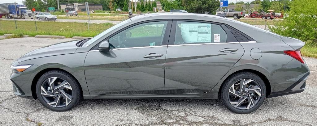 new 2024 Hyundai Elantra car, priced at $25,941