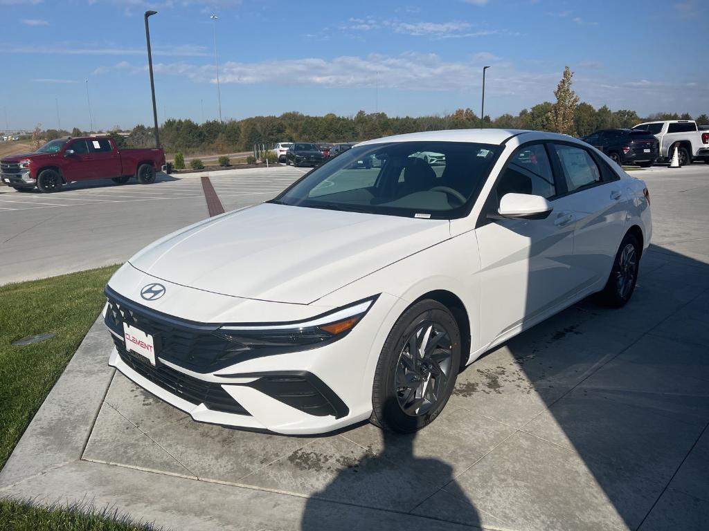 new 2024 Hyundai Elantra car, priced at $24,090