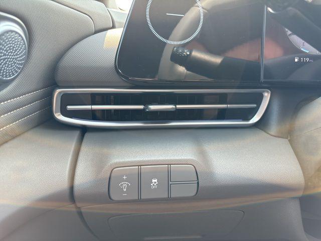 new 2024 Hyundai Elantra car, priced at $25,835