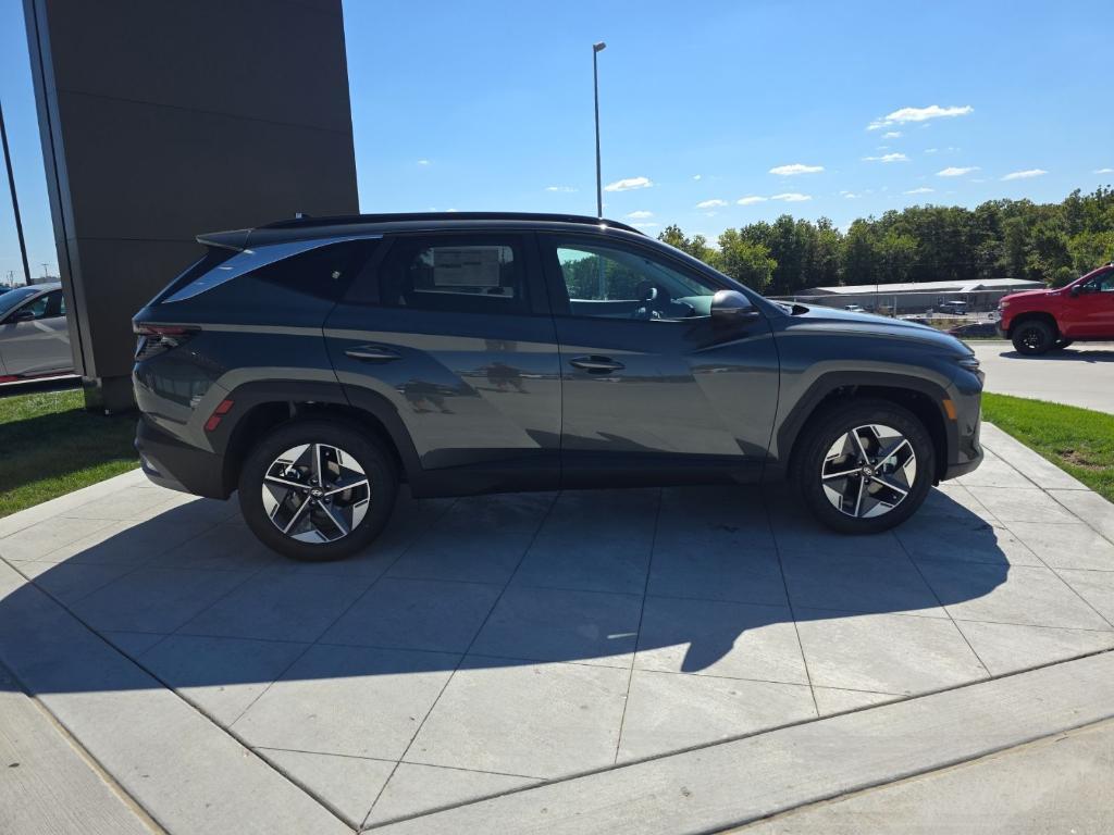new 2025 Hyundai TUCSON Hybrid car, priced at $32,972