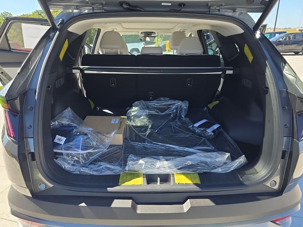 new 2025 Hyundai TUCSON Hybrid car, priced at $32,972