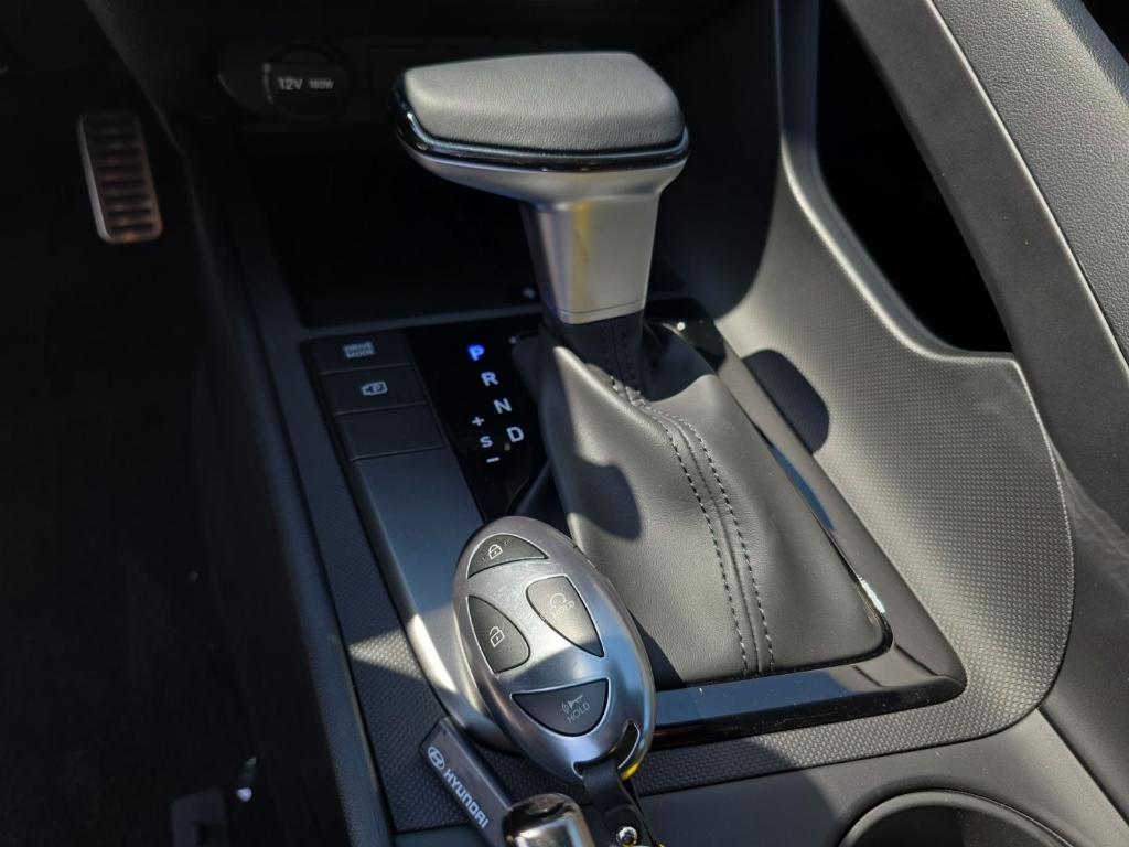 new 2025 Hyundai Elantra car, priced at $21,298